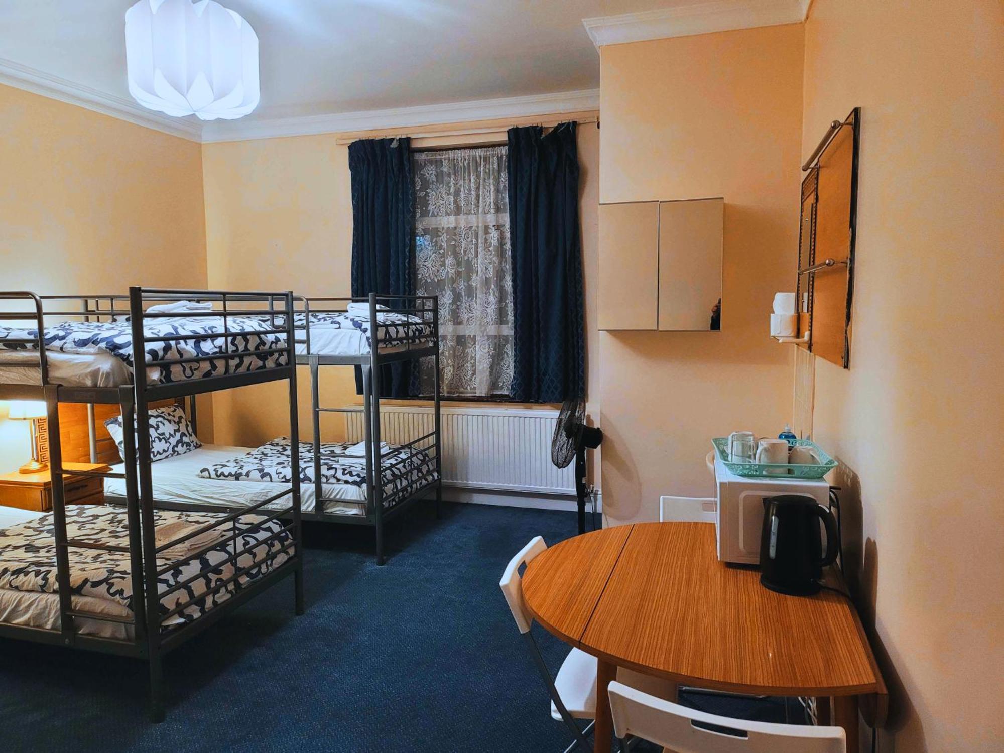 Helen'S Hotel Near Wembley Лондон Экстерьер фото